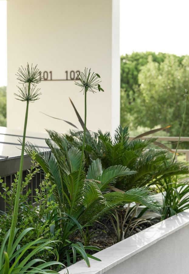 Eco Green Residences & Suites Торони Екстериор снимка