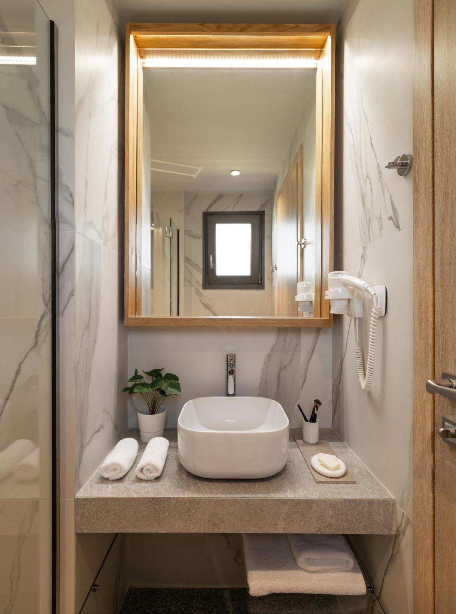 Eco Green Residences & Suites Торони Екстериор снимка